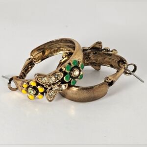 Vintage-Inspired Gold Earrings with Green and Yellow Floral Design